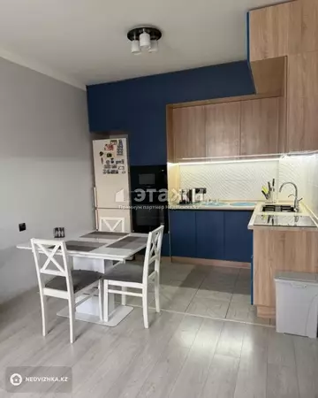 2-комнатная квартира, этаж 8 из 10, 55 м²