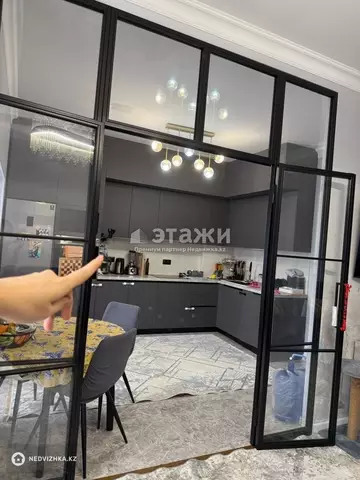 2-комнатная квартира, этаж 10 из 10, 64 м²