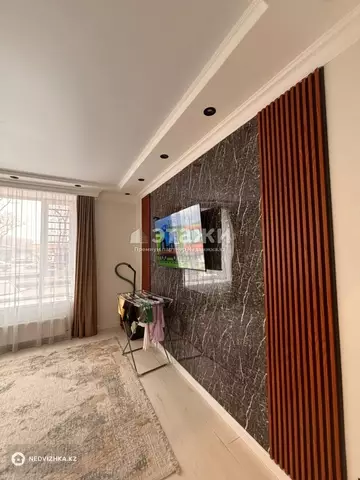 2-комнатная квартира, этаж 1 из 10, 60 м²
