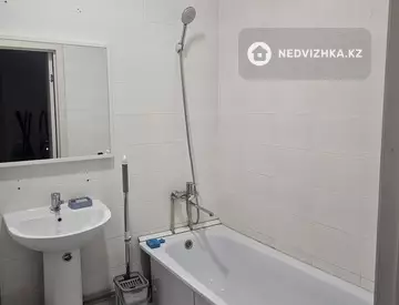 2-комнатная квартира, этаж 11 из 12, 50 м², посуточно