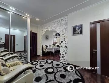 2-комнатная квартира, этаж 9 из 12, 108 м²