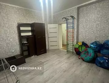 3-комнатная квартира, этаж 1 из 2, 79 м²