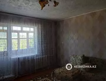 3-комнатная квартира, этаж 3 из 5, 64 м²
