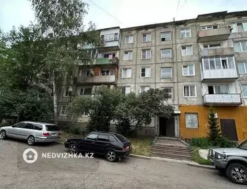 4-комнатная квартира, этаж 4 из 5, 61 м²