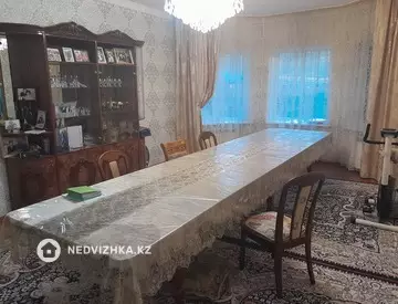 7-комнатный дом, 9 соток, 240 м²