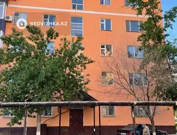 2-комнатная квартира, этаж 3 из 5, 43 м²