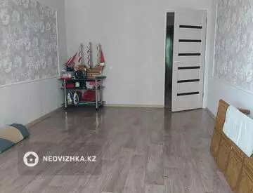 2-комнатная квартира, этаж 3 из 5, 43 м²