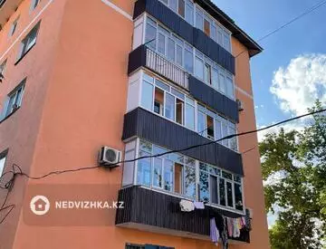 2-комнатная квартира, этаж 3 из 5, 43 м²