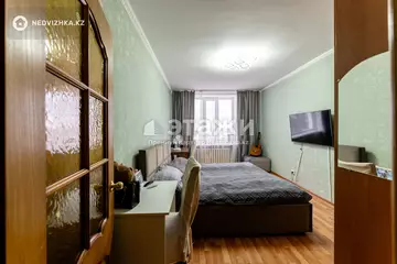 3-комнатная квартира, этаж 8 из 9, 150 м²