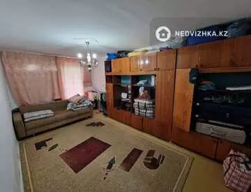 3-комнатная квартира, этаж 4 из 4, 55 м²