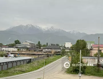1-комнатная квартира, этаж 3 из 3, 39 м²