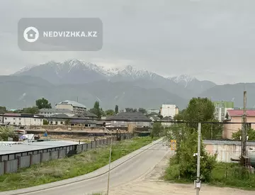 1-комнатная квартира, этаж 3 из 3, 39 м²