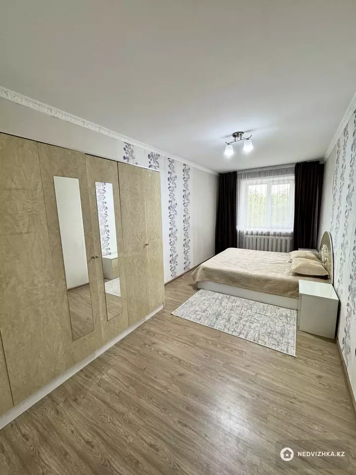 65 м², 3-комнатная квартира, этаж 4 из 5, 65 м², посуточно, изображение - 1