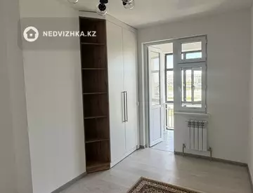 2-комнатная квартира, этаж 4 из 9, 61 м², на длительный срок