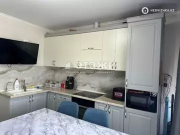 2-комнатная квартира, этаж 10 из 10, 55 м²