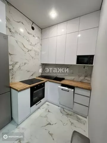 3-комнатная квартира, этаж 8 из 18, 81 м²
