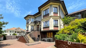 6-комнатный дом, 17 соток, 600 м², на длительный срок