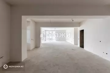 4-комнатная квартира, этаж 7 из 7, 190 м²