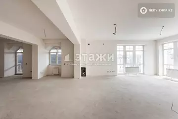4-комнатная квартира, этаж 7 из 7, 190 м²