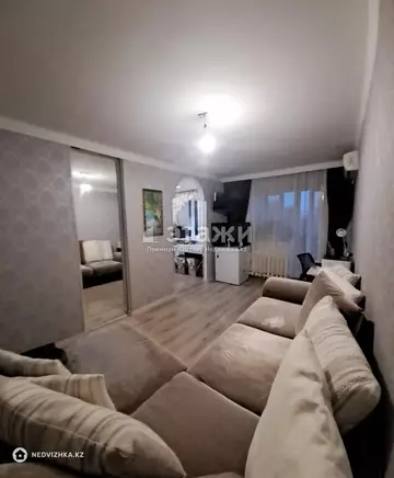 2-комнатная квартира, этаж 4 из 5, 42 м²