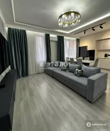 3-комнатная квартира, этаж 9 из 10, 80 м²