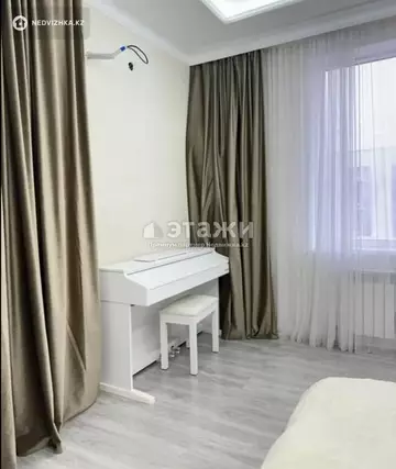 3-комнатная квартира, этаж 9 из 10, 80 м²