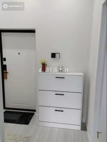 2-комнатная квартира, этаж 3 из 12, 55 м²