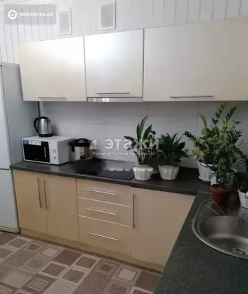 2-комнатная квартира, этаж 4 из 17, 74 м²