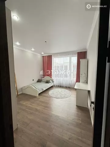 3-комнатная квартира, этаж 9 из 9, 98 м²