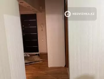 3-комнатная квартира, этаж 4 из 5, 64 м²