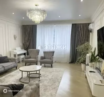 4-комнатная квартира, этаж 5 из 15, 160 м²