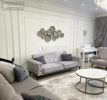 4-комнатная квартира, этаж 5 из 15, 160 м²