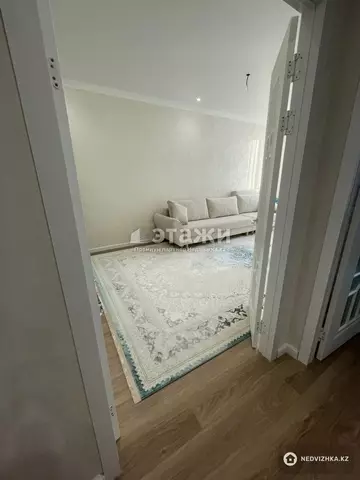 2-комнатная квартира, этаж 13 из 18, 64 м²