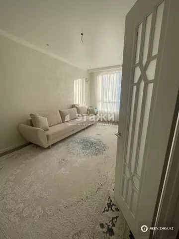 2-комнатная квартира, этаж 13 из 18, 64 м²