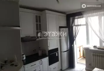 3-комнатная квартира, этаж 2 из 12, 81 м²