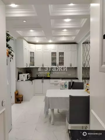 4-комнатная квартира, этаж 2 из 10, 113 м²