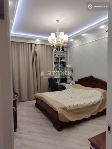 4-комнатная квартира, этаж 2 из 10, 113 м²