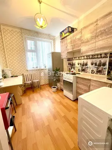 1-комнатная квартира, этаж 4 из 10, 36 м²