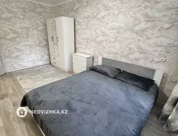 2-комнатная квартира, этаж 1 из 9, 52 м², посуточно