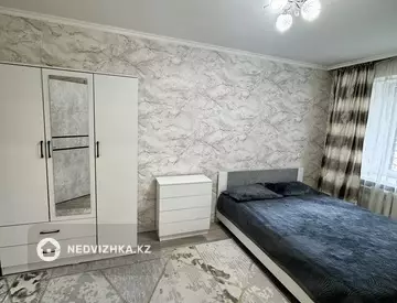 2-комнатная квартира, этаж 1 из 9, 52 м², посуточно