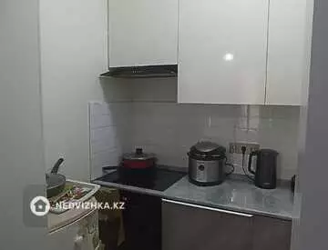 2-комнатная квартира, этаж 4 из 10, 76 м²