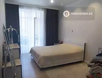 2-комнатная квартира, этаж 4 из 10, 76 м²