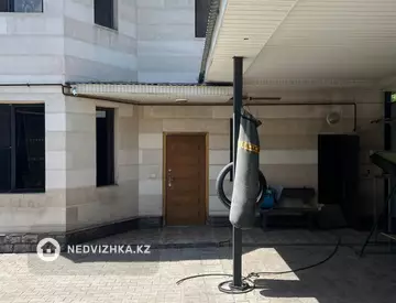 4-комнатный дом, 4 соток, 216 м²