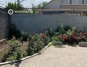 4-комнатный дом, 4 соток, 216 м²