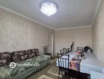 3-комнатная квартира, этаж 4 из 5, 62 м²