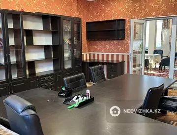 7-комнатный дом, 4 соток, 255 м²