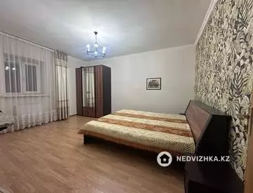 4-комнатная квартира, этаж 5 из 18, 119 м²