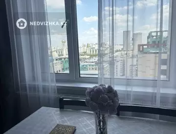 2-комнатная квартира, этаж 18 из 21, 65 м², на длительный срок