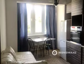 1-комнатная квартира, этаж 9 из 10, 48 м², на длительный срок