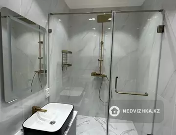 2-комнатная квартира, этаж 9 из 12, 80 м², на длительный срок